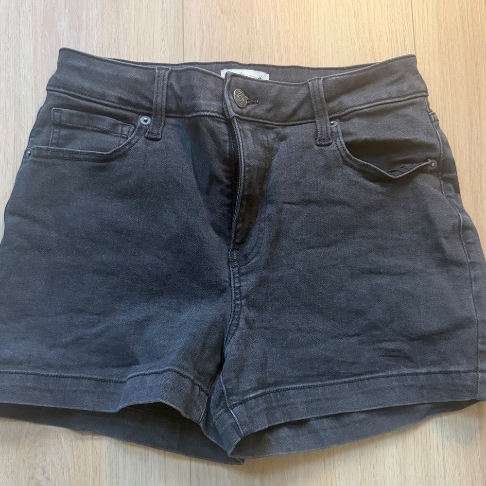 M Jeans by Maurices Black High Rise Denim Shorts Size 6